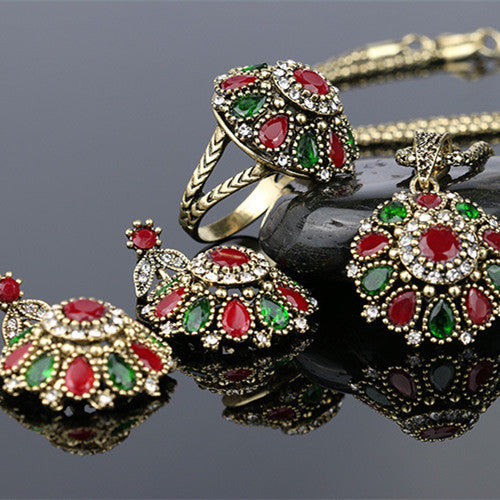 Maramalive™ Antique Renaissance Wedding jewelry set with red and green stones.