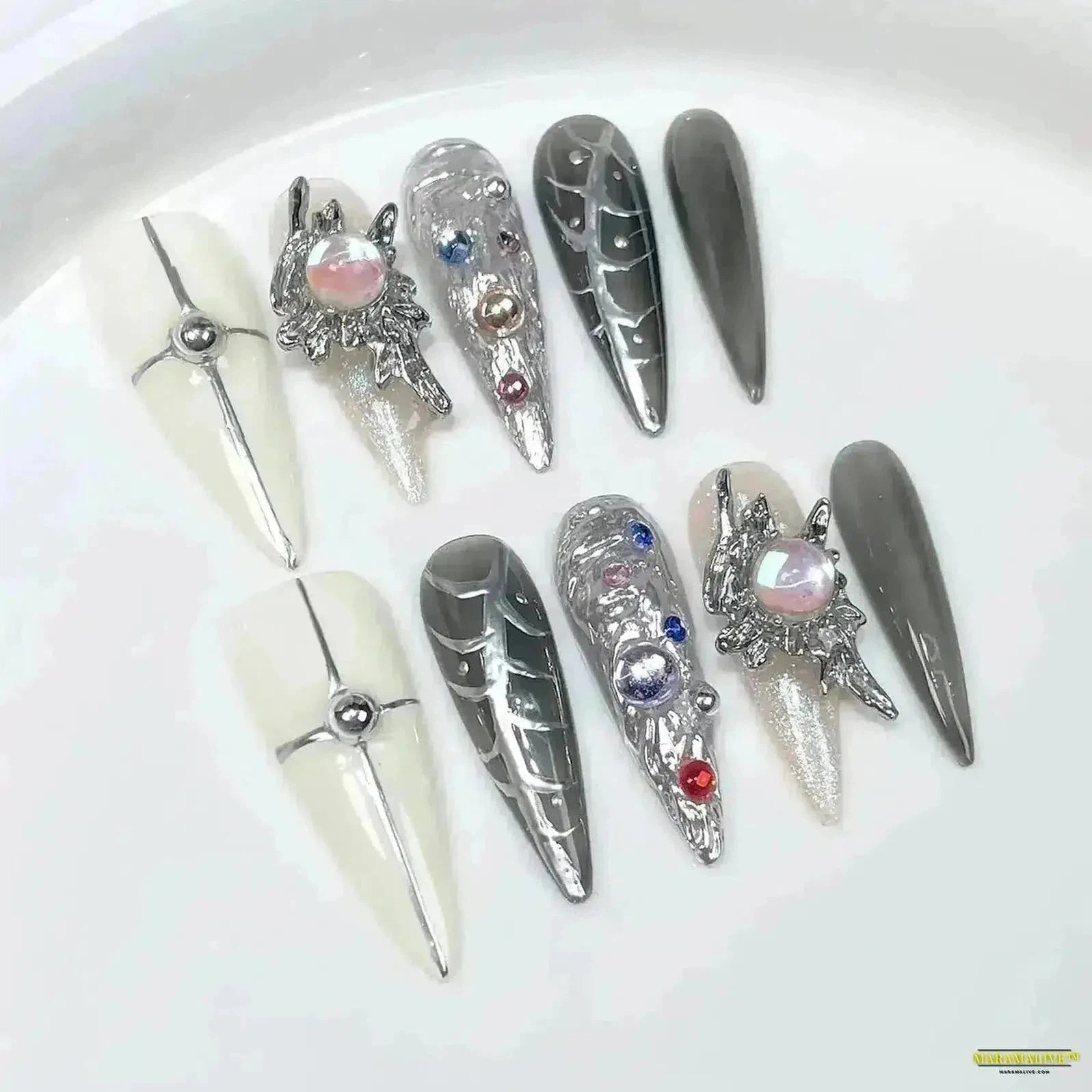 10-Piece Gothic Dark Punk Style Handmade Press-on False Nails with Dynamic Metal Liquid Butterfly Artwork