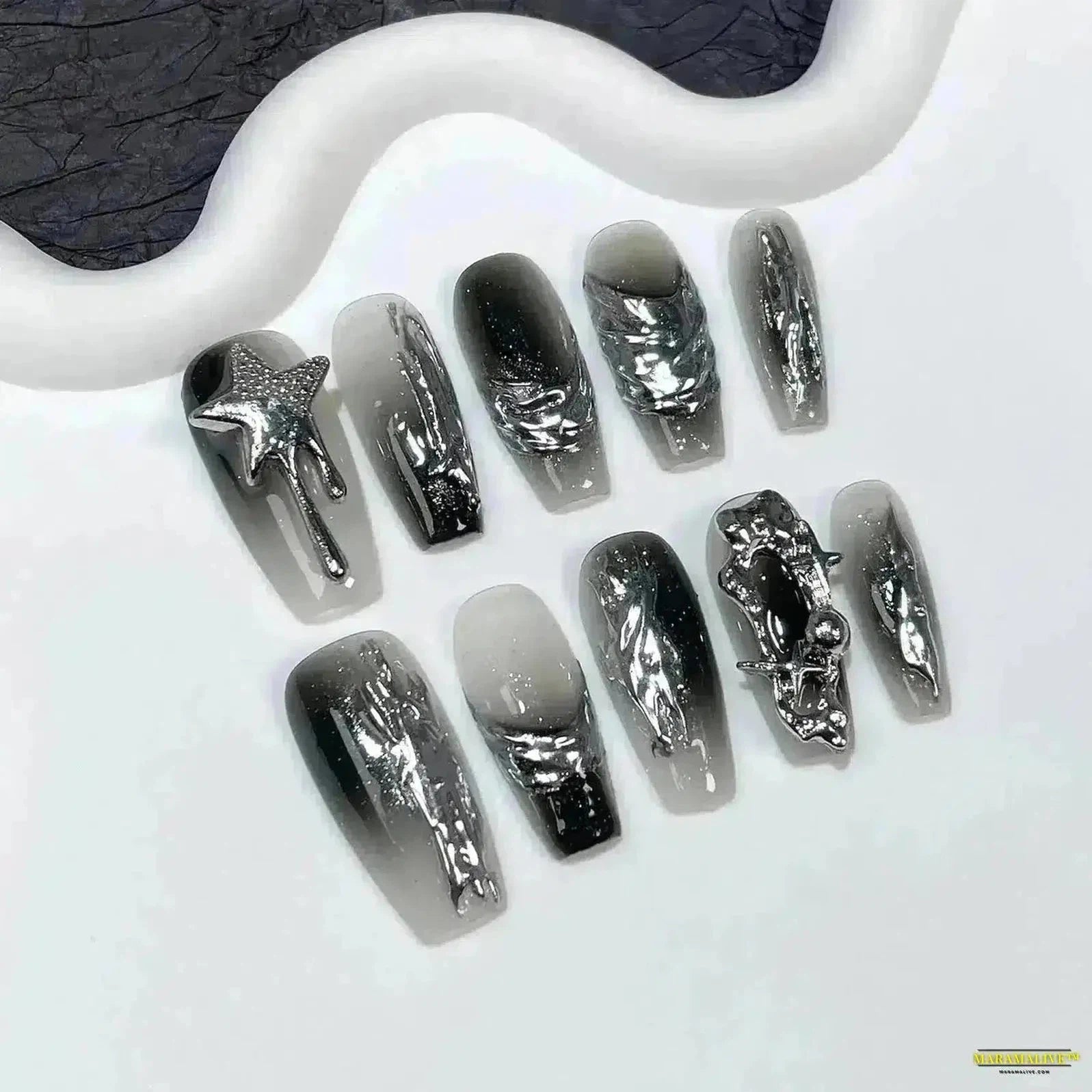 10-Piece Gothic Dark Punk Style Handmade Press-on False Nails with Dynamic Metal Liquid Butterfly Artwork