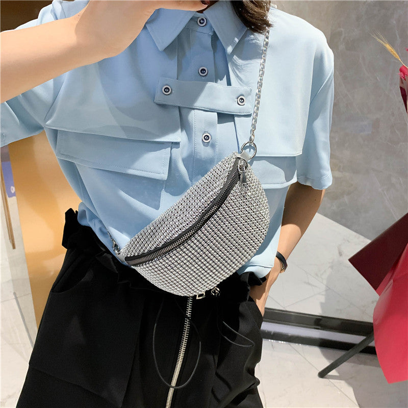 Diamond-studded diagonal bag chain bag