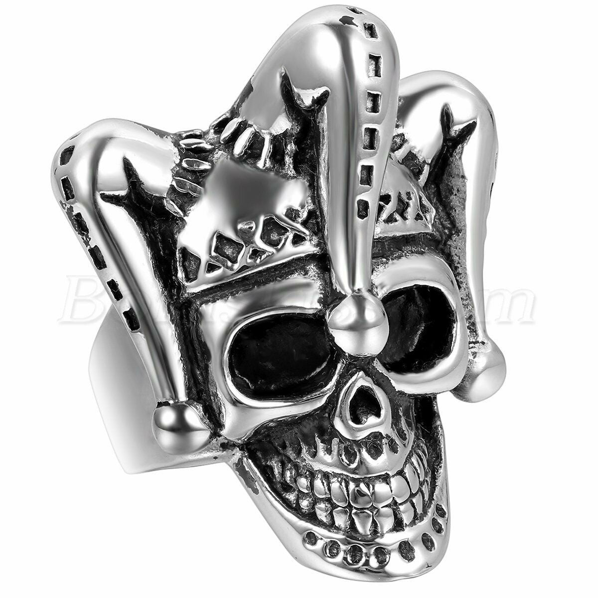 A Stainless Steel Gothic Men's Ring with a skull on it made by Maramalive™.