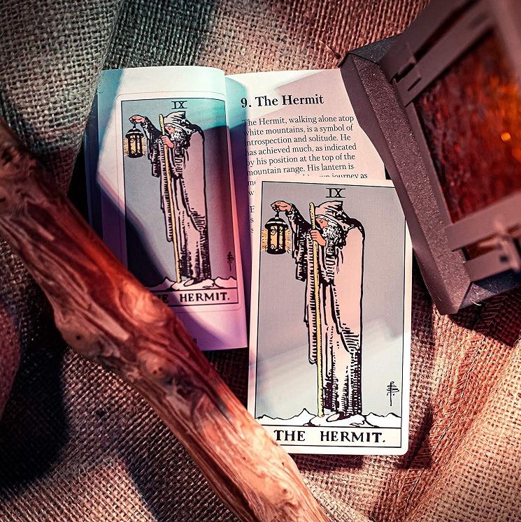 The Maramalive™ English Description Of Tarot Cards deck of 75 cards.