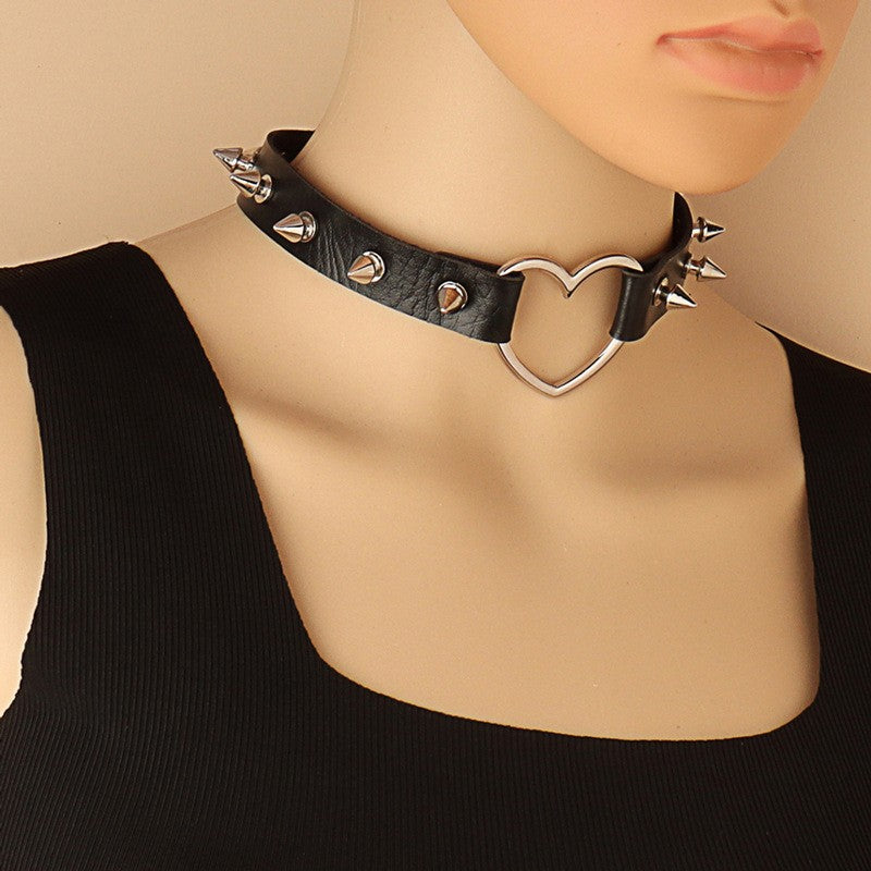 Punk Faux Leather Choker - Gothic Spiked Heart Necklace Black leather on women's neck