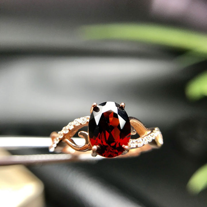 White Gold-Plated 925 Silver Inlaid Garnet Ring