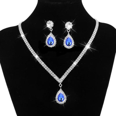 A Diamond Zircon Bridal Jewelry Set with rhinestones on a mannequin. Brand name: Maramalive™.