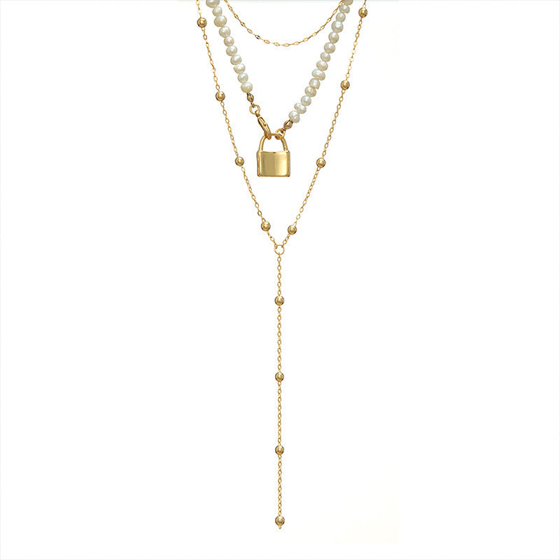 Discover the Stunning Beauty of this Vintage-Inspired Maramalive™ Fashion Pearl Necklace.