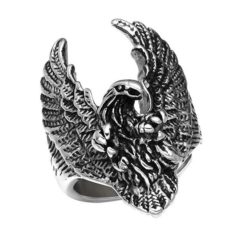 An vintage-inspired Maramalive™ Wings of Destiny eagle ring with talon-tastic details, making a statement on a person's finger.