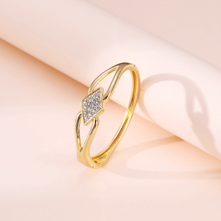 A Maramalive™ Alloy Bracelet with diamonds.