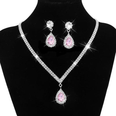 A Diamond Zircon Bridal Jewelry Set with rhinestones on a mannequin. Brand name: Maramalive™.