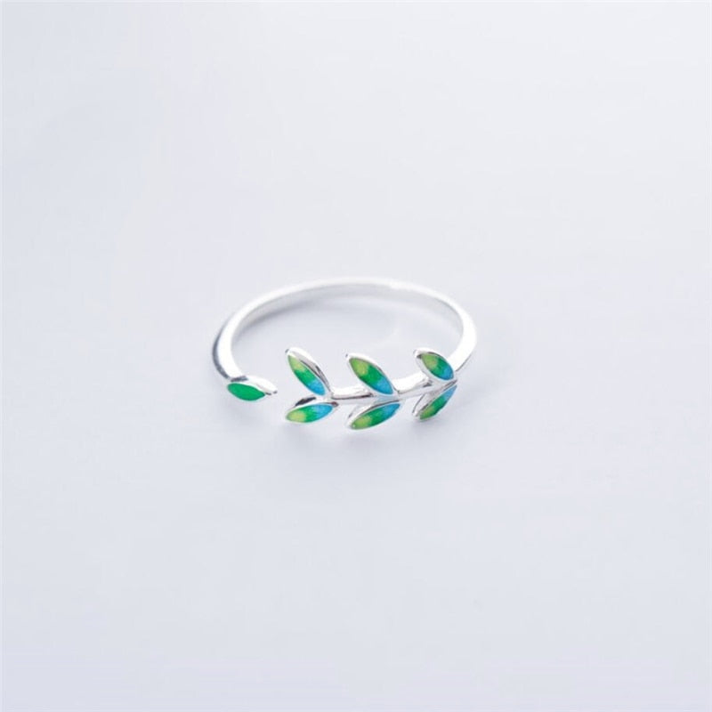 Simple green leaf ring