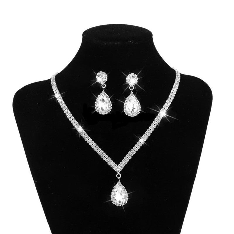 A Diamond Zircon Bridal Jewelry Set with rhinestones on a mannequin. Brand name: Maramalive™.