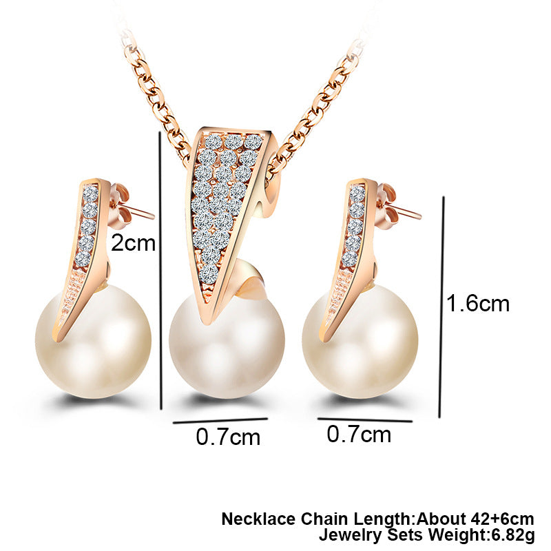 A Spectacular 2-piece faux pearl earring and necklace set in rose gold by Maramalive™.