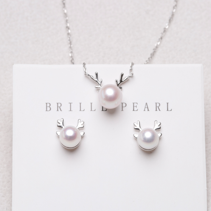 Maramalive™ Minimalist Pearl Necklace deer necklace and earring set.