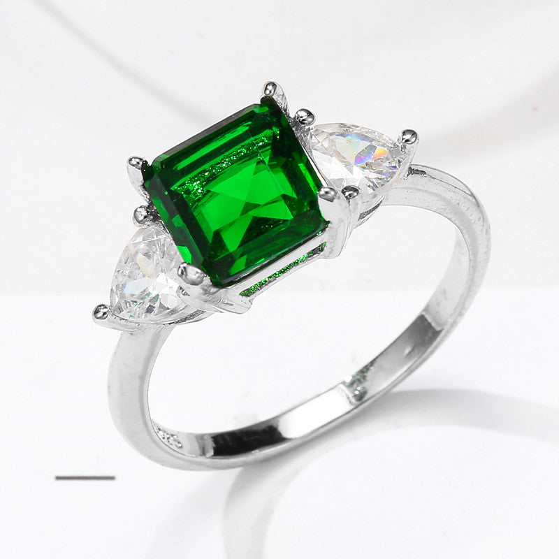 Square emerald lady diamond ring