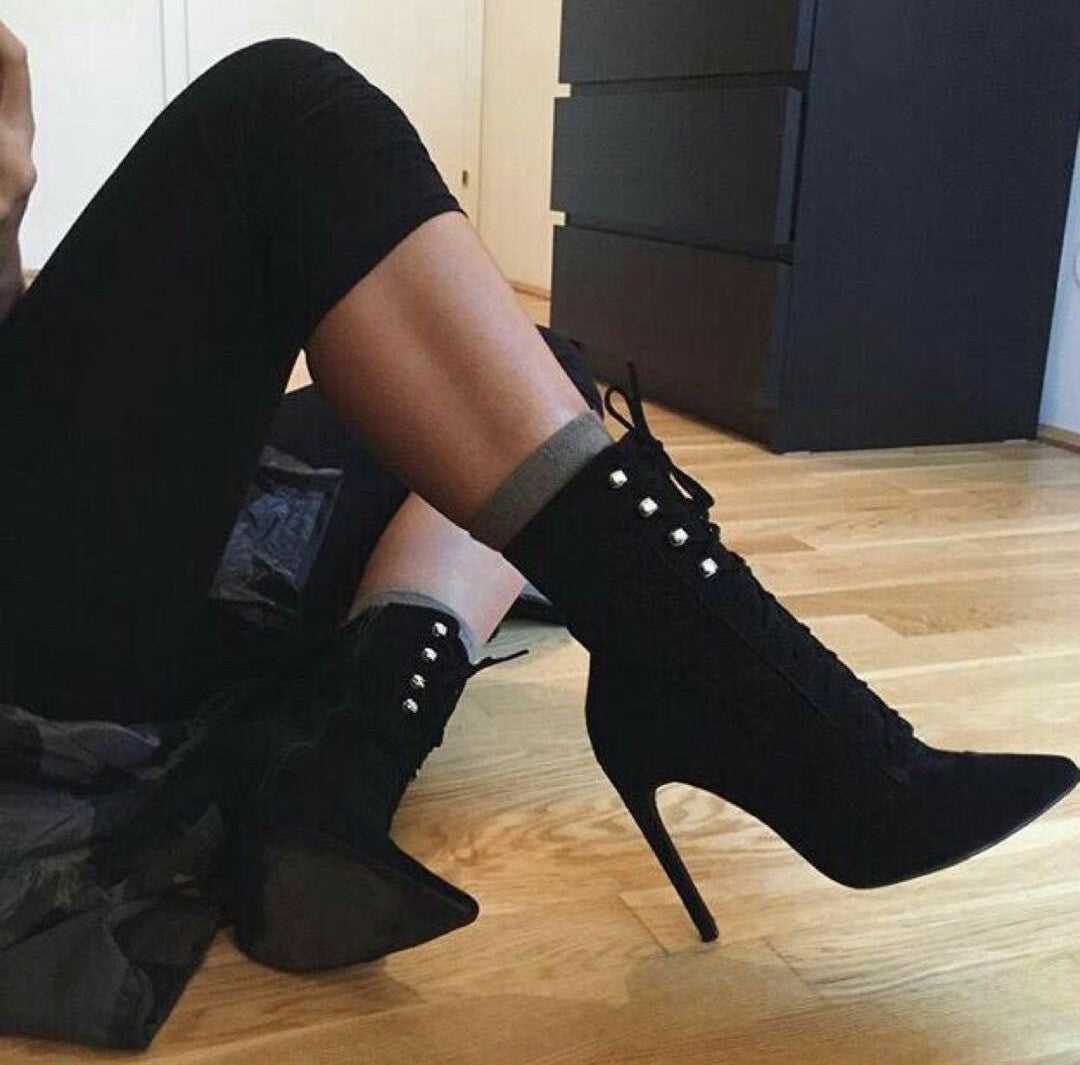 Studded lace comfortable pointed toe boots