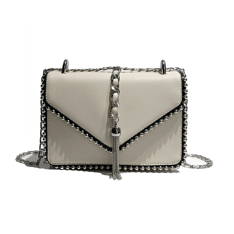 Studded one shoulder chain fashion versatile messenger bag