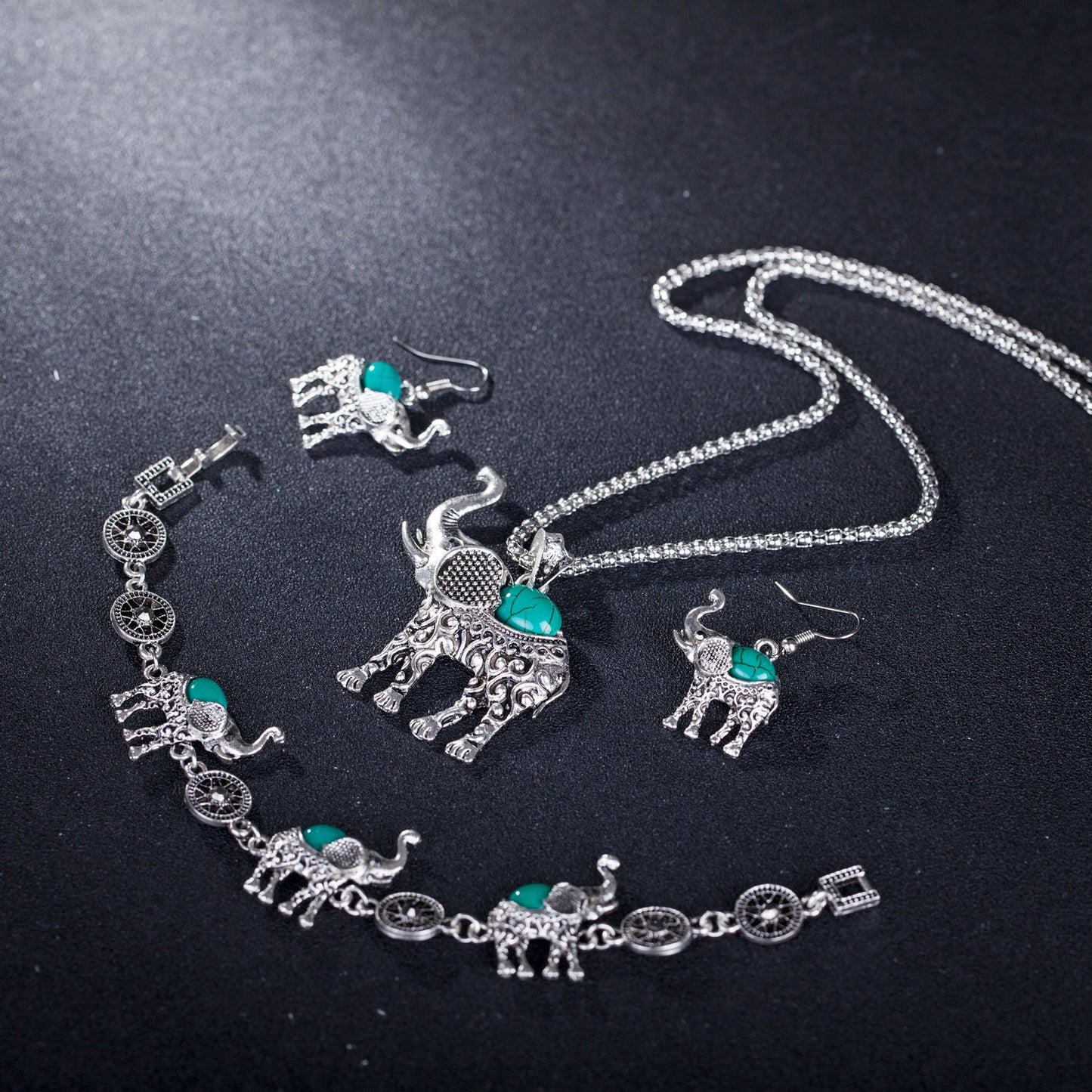 A Maramalive™ Turquoise Elephant Set.
