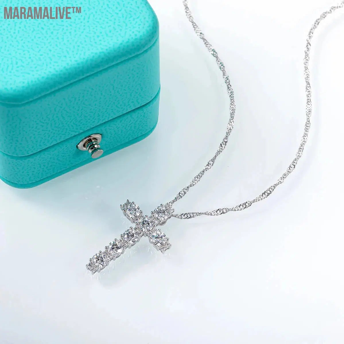 4MM 2.1 Carat D Color Moissanite Diamond Cross Pendant Necklace 925 Sterling Silver 18K Gold Plated Customs Jewelry