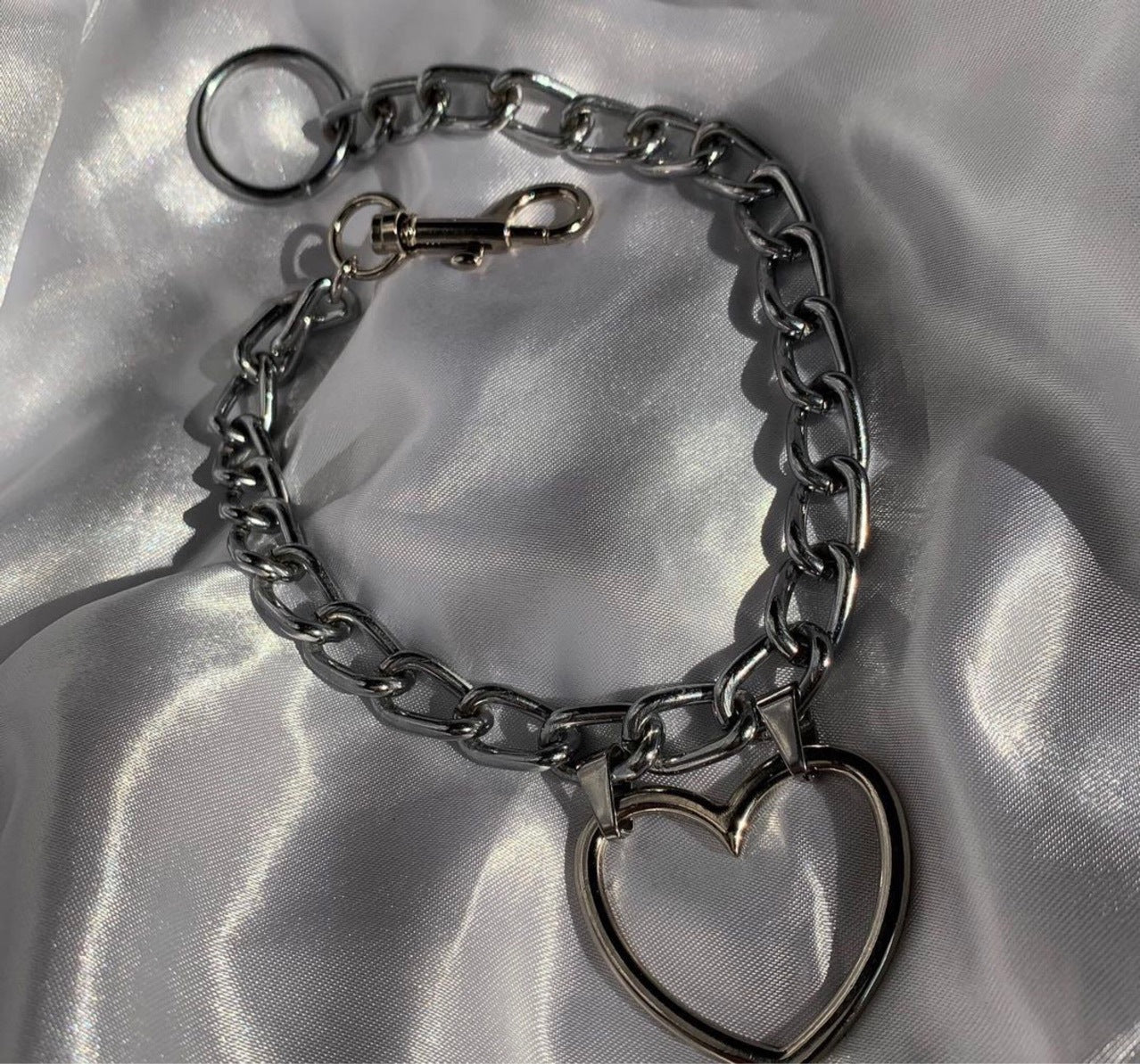 Retro Alloy Thick Chain Peach Heart Exaggerated Design Punk Necklace