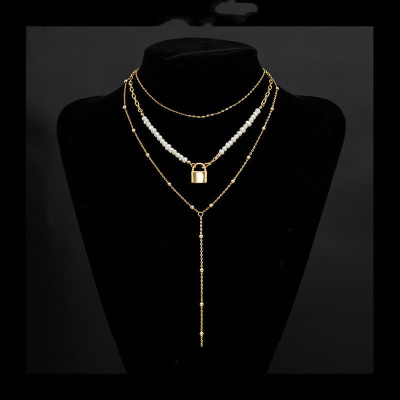 Discover the Stunning Beauty of this Vintage-Inspired Maramalive™ Fashion Pearl Necklace.