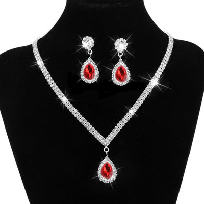 A Diamond Zircon Bridal Jewelry Set with rhinestones on a mannequin. Brand name: Maramalive™.