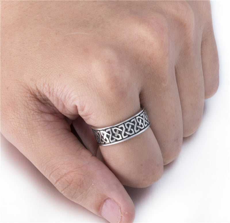 A Celtic Silver Punk Ring with an intricate design made by Maramalive™.