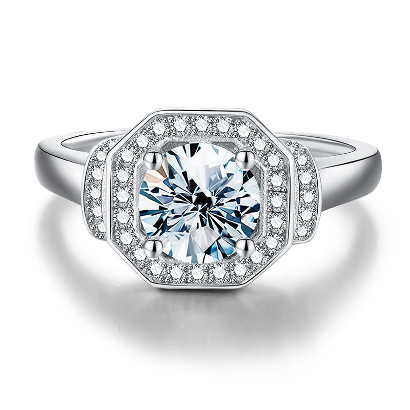 Fashion Moissanite Four Claw Square Ring
