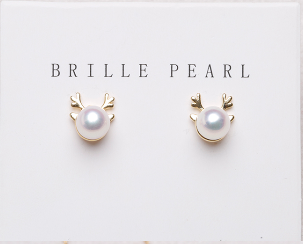 Maramalive™ Minimalist Pearl Necklace deer necklace and earring set.