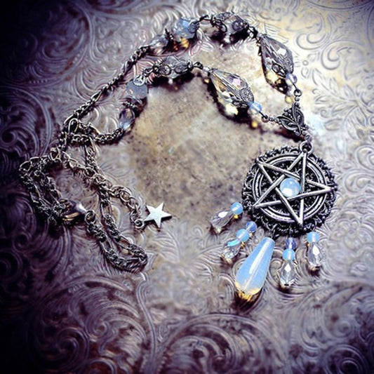 A retro New Gothic Mysterious Pentagram Head Chain from Maramalive™, perfect for fashionable women.