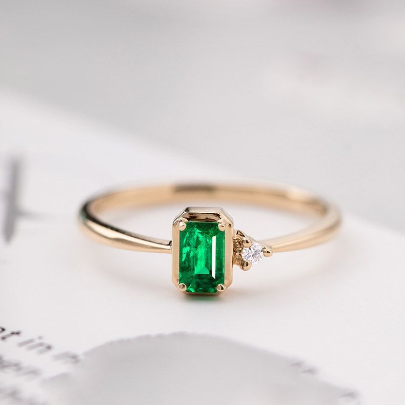 Women's Emerald Diamond Ring With Colored Stones