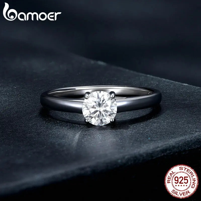 Moissanite Ring Round Moissanite Diamond for Women 925 Sterling Silver Engagement Wedding Band MSR005