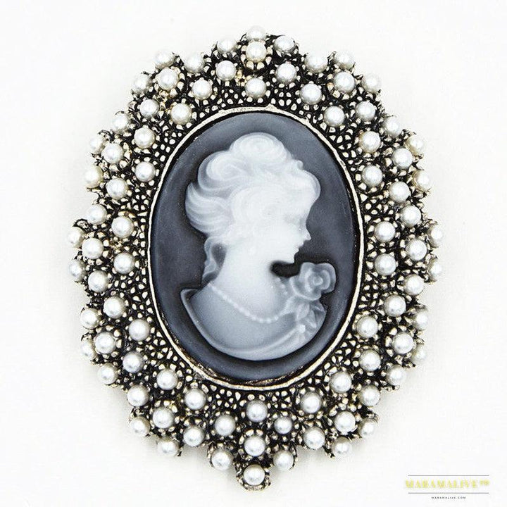 Brooch Queen Victoria Embossed Corsage