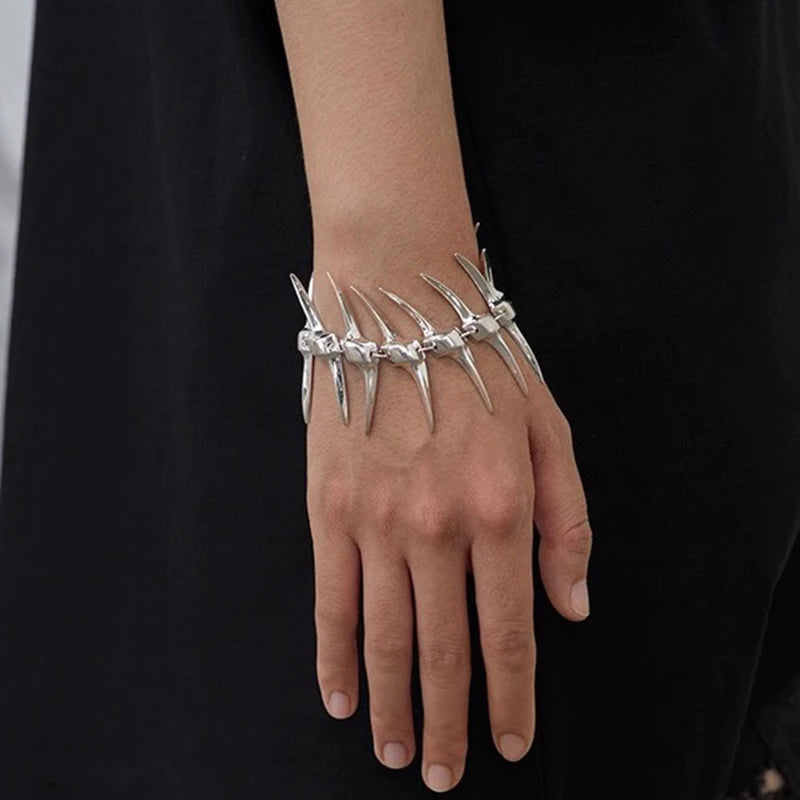 Cyberpunk Gothic Silver Thorny Spine Fishbone Chain Bracelet: Unisex Hip Hop Metallic Bangle, Couple Choker - Vintage, Ancient Inspired Jewelry Accessories