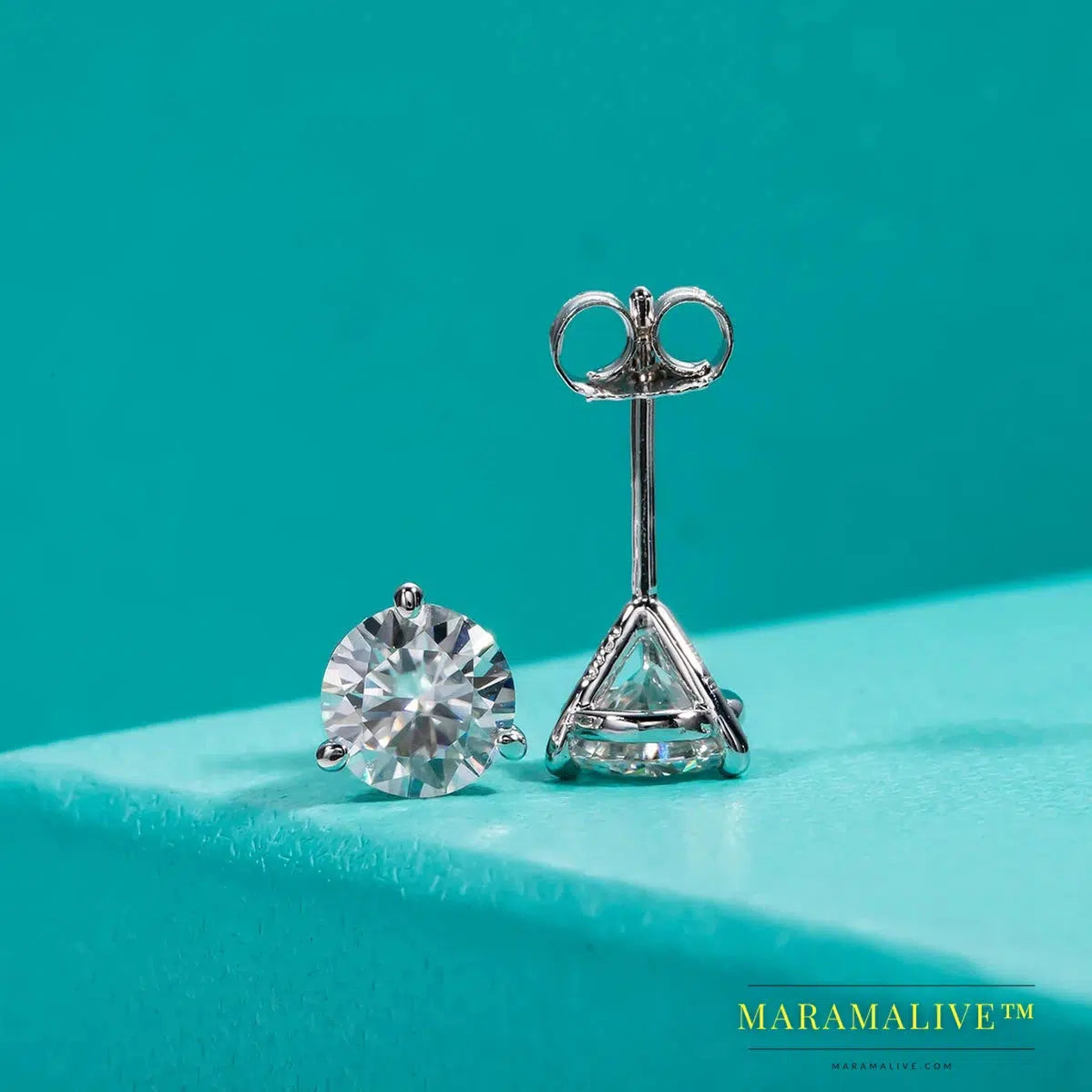 Elegant Classic Moissanite Studs: Timeless Earrings