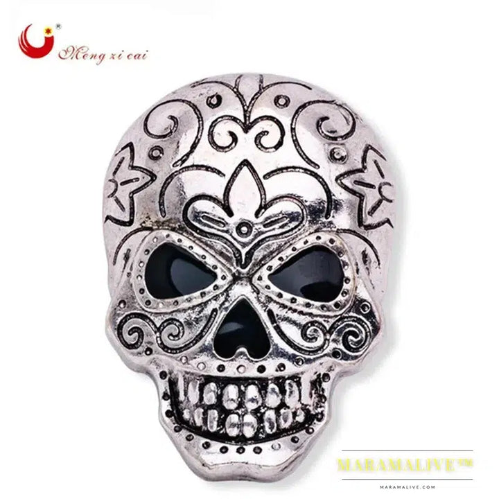 Exquisite Grimace Punk Carved Skull Delicate Jewelry Female Brooch Homme Party Gold white Rhinestone Handkerchief Knot