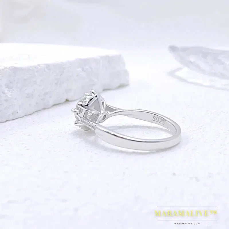 Exquisite Shining Moissanite Engagement Ring Bands