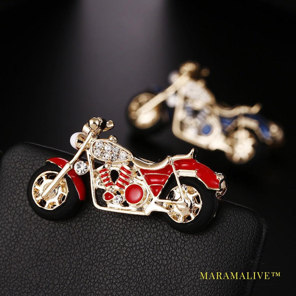 Exquisite diamond-studded motorcycle brooch