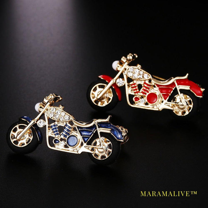 Exquisite diamond-studded motorcycle brooch