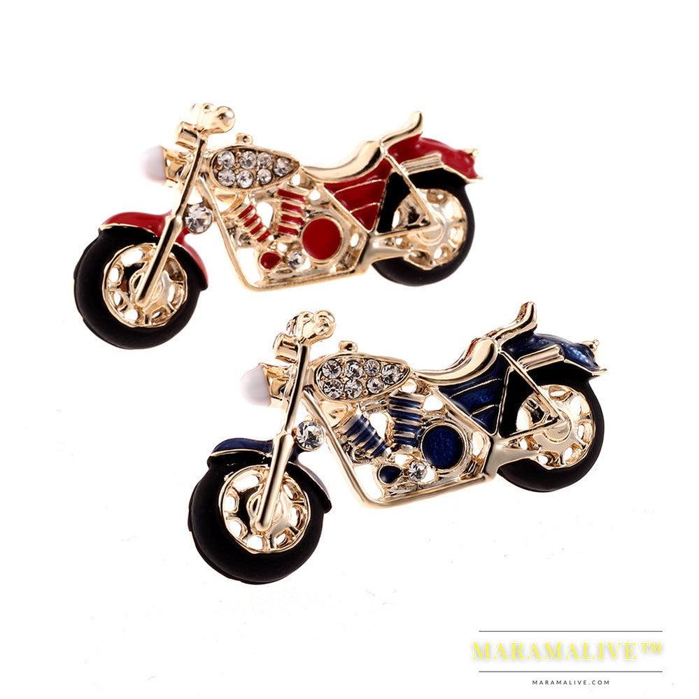 Exquisite diamond-studded motorcycle brooch