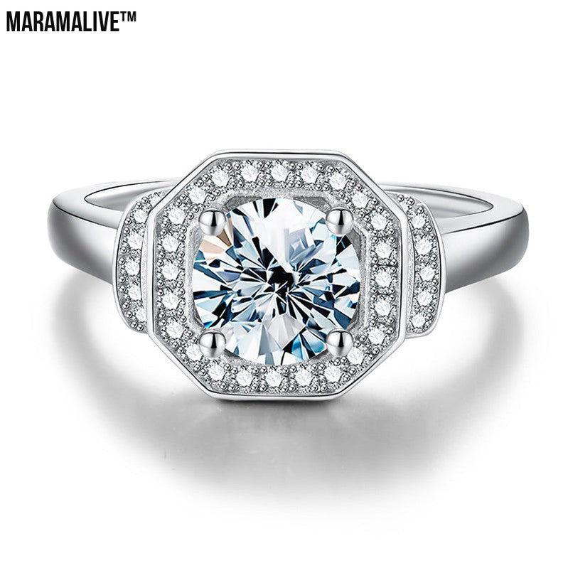 Fashion Moissanite Four Claw Square Ring