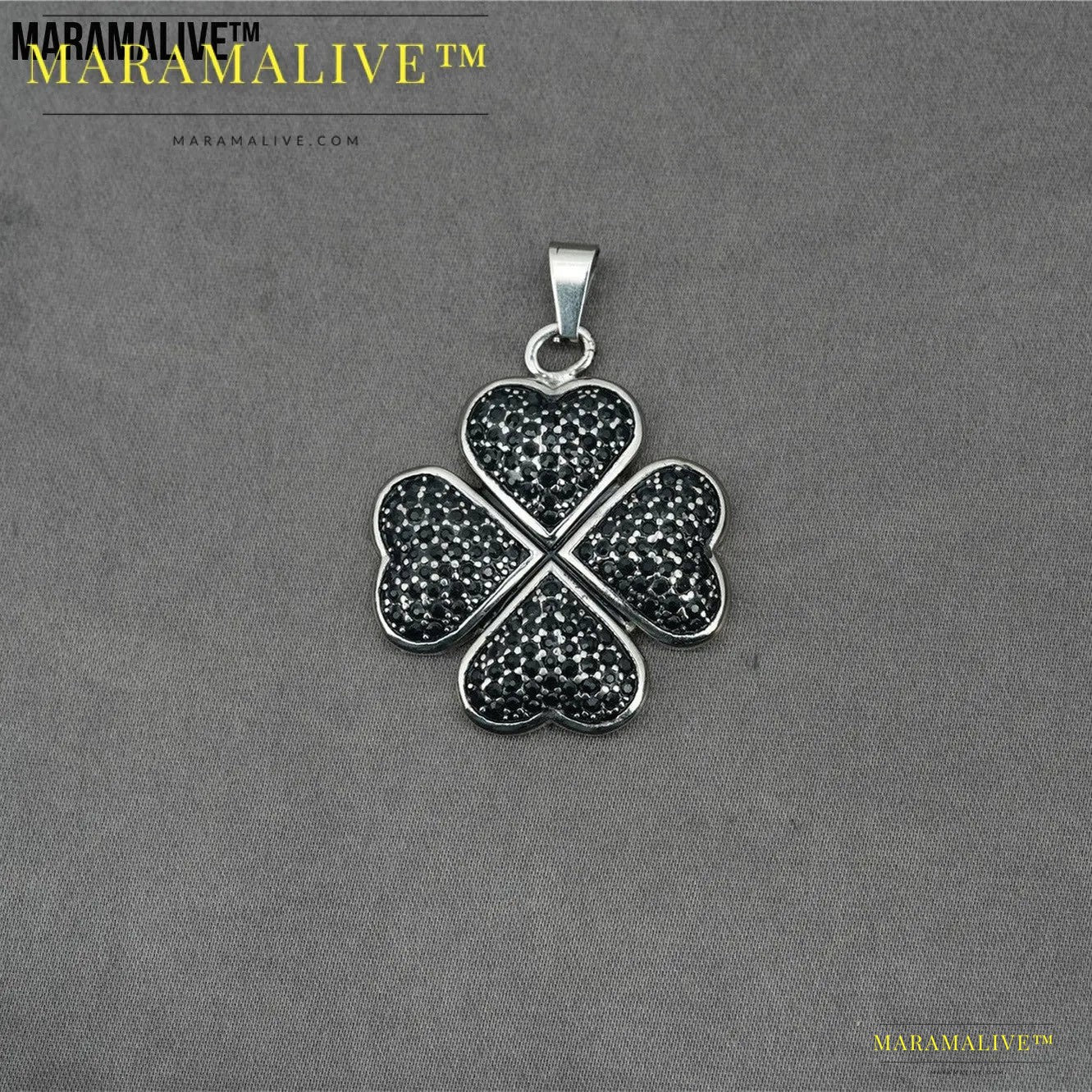 Flower Running Micro Rhinestone Four-leaf Clover Titanium Steel Pendant