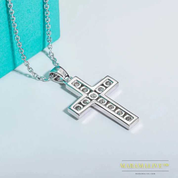 Glamorous moissanite cross pendant necklace jewelry