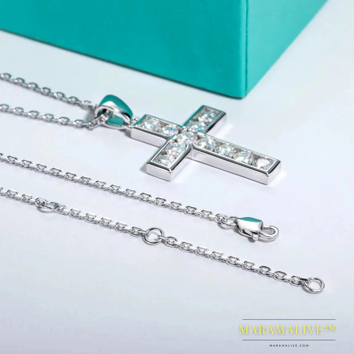 Glamorous moissanite cross pendant necklace jewelry