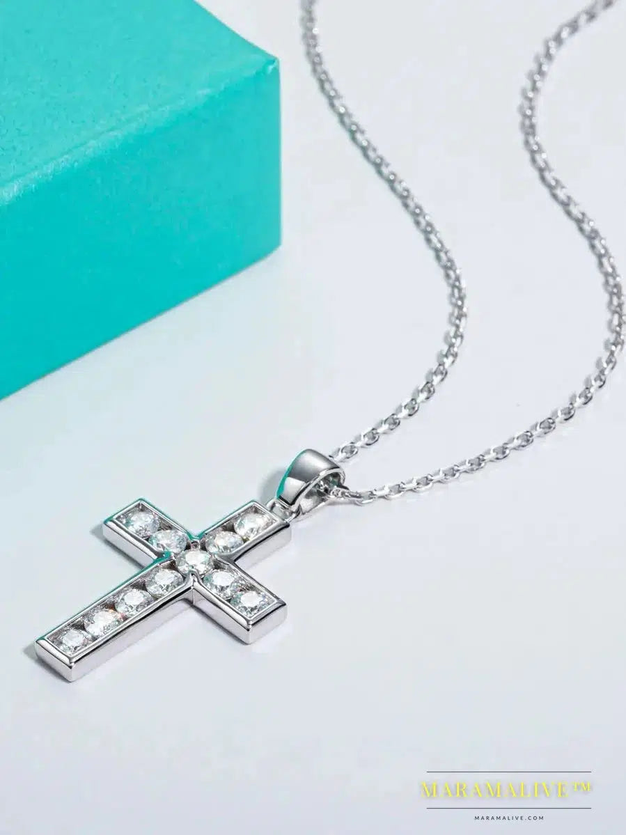 Glamorous moissanite cross pendant necklace jewelry