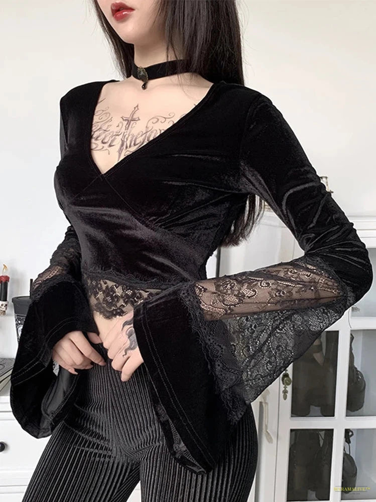 Goth Long Sleeve Tshirt Women Sexy Lace Patchwork Flare Sleeve V-neck Short Tee Tops Streetwear Black Bottom Tshirt