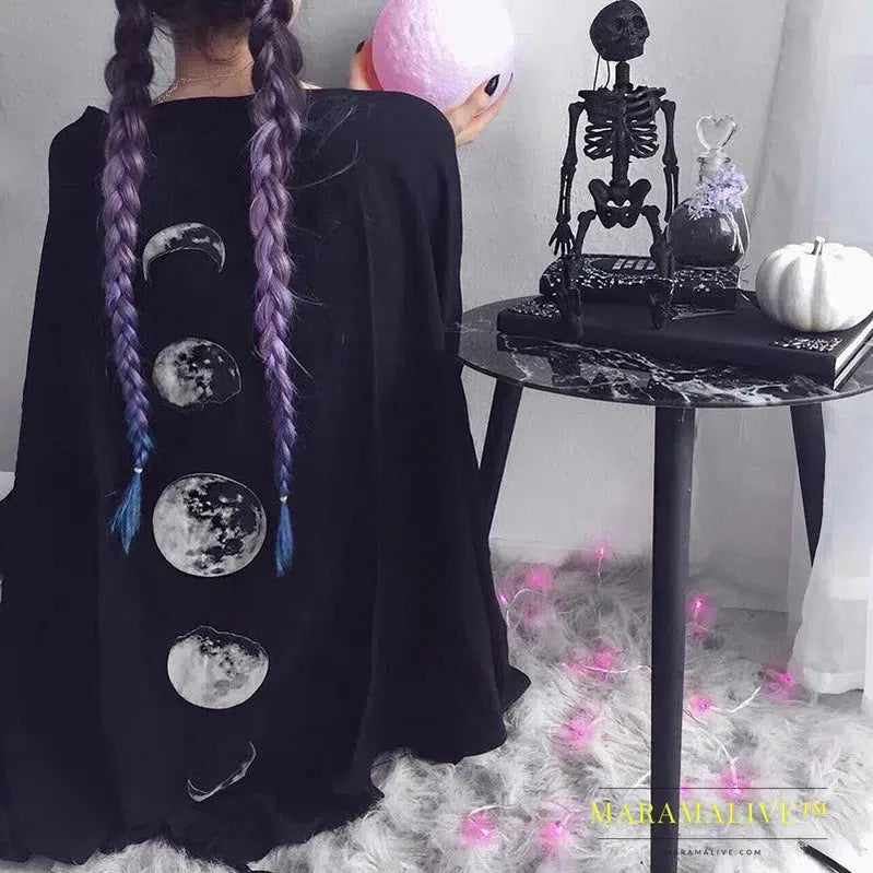 Gothic Black Retro Moon Print Tassel Cloak Female Autumn and Winter Dark V-neck Loose Top Bat Cloak Goth Jacket Women