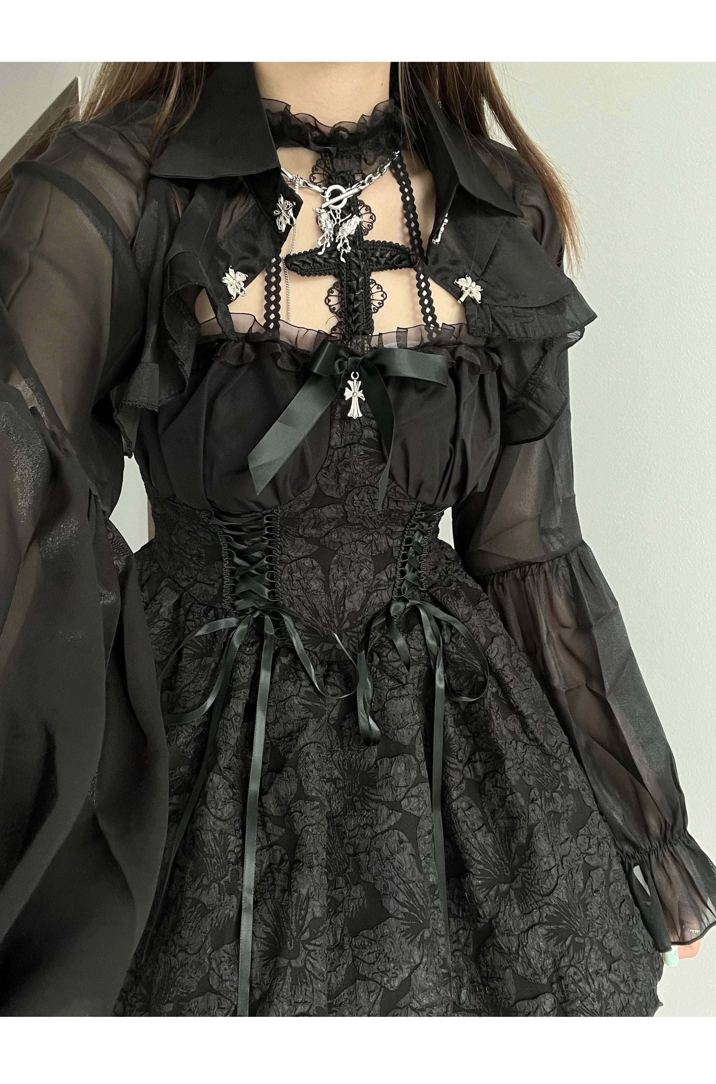 Gothic Lolita Costumes Ideal for Halloween Festivities