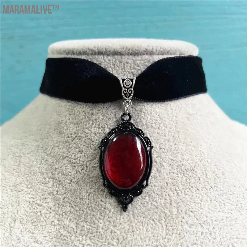 Gothic Vampire Cameo Pendant Choker Velvet Necklace For Women Fashion Pagan Witchcraft Jewelry Girls Gifts Creative Choker 2022