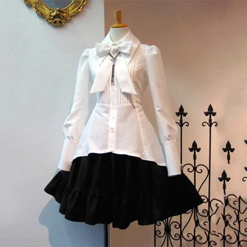 Gorgeous Gothic Lolita Dresses Featuring Large Bows