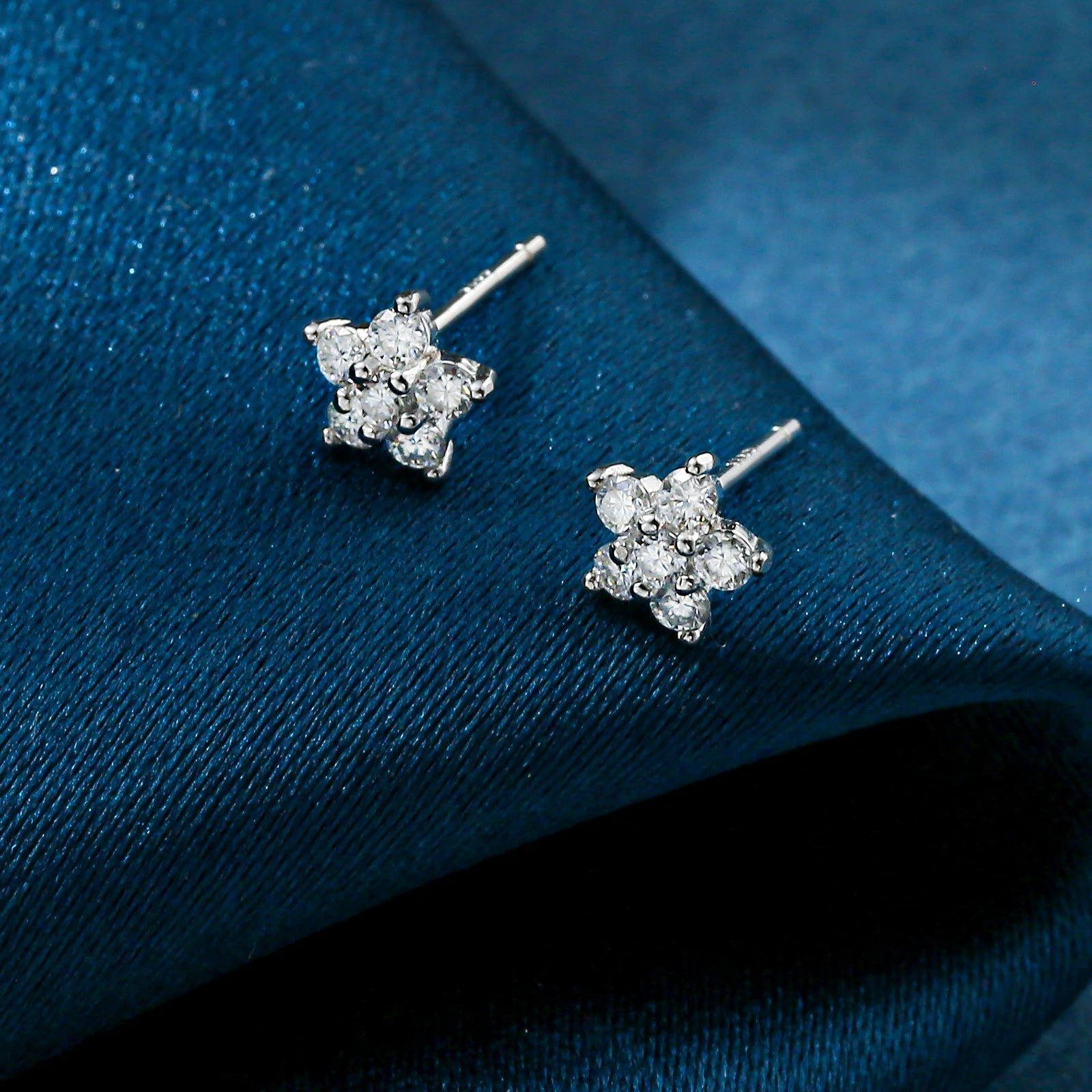 Moissanite 5 Petal Flower Earrings White Gold Stud Earring for Women 925 Sterling Silver Moissanite Diamond Earring Gift Jewerly